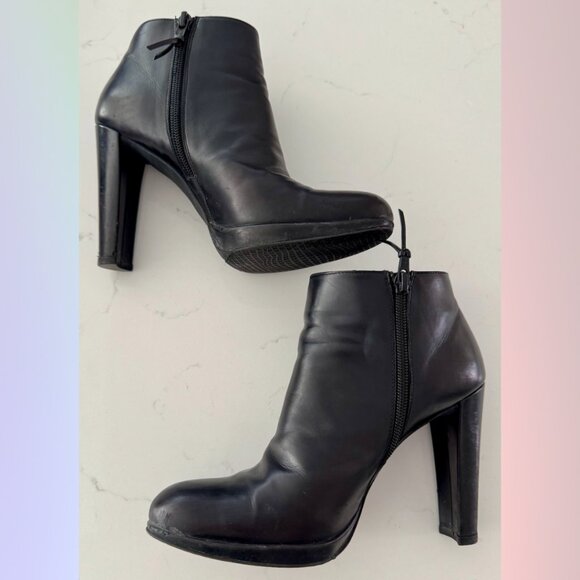 Stuart Weitzman “Gran” Black Polished Calf Leather Booties – Size 7 - Picture 5 of 11